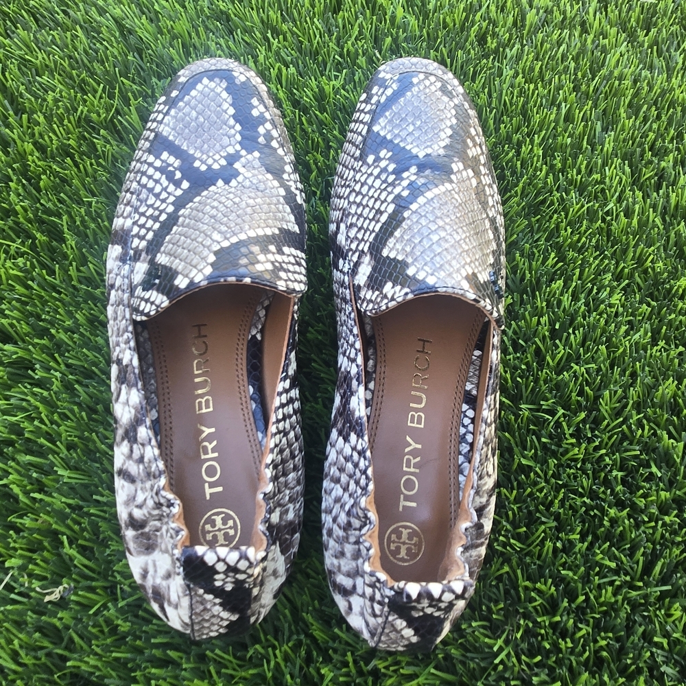 Tory Burch Kira Snake Embossed Stretch Loafers Low Heel Size 6.5